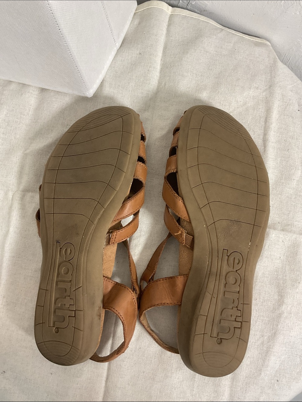 Earth Origins Berri Leather Fisherman Sandals 9.5M Tan Huarache Closed Toe Flat - Picture 7 of 10